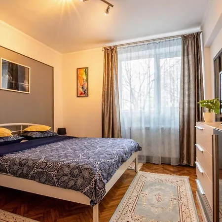 Central 1Br Apt Walk To Beach & Old Town Sol Apartment