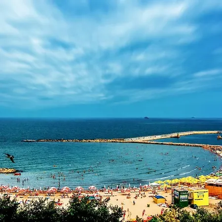Central 1Br Apt Walk To Beach & Old Town Sol Apartment Constanta