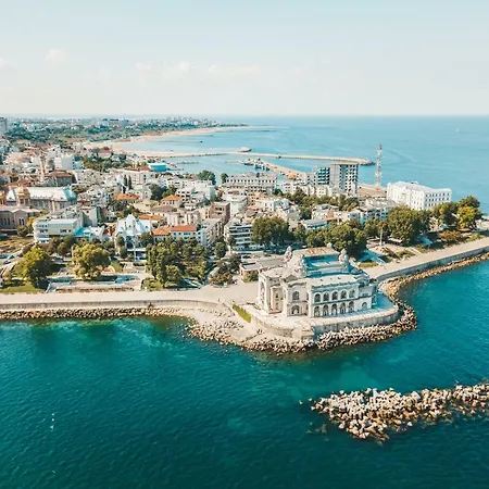 Central 1Br Apt Walk To Beach & Old Town Sol * Constanta