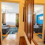 Apartment Solis T - Cosy Central Apt Walk To Beach & Caffes