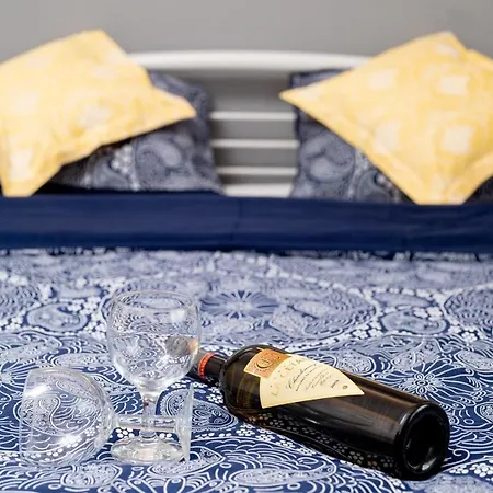 1br Walk To & Old Town Sol Daire