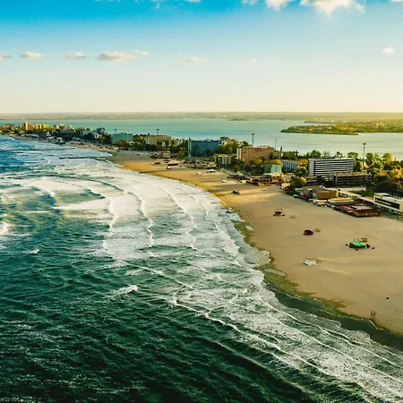 1br Walk To & Old Town Sol Daire Köstence